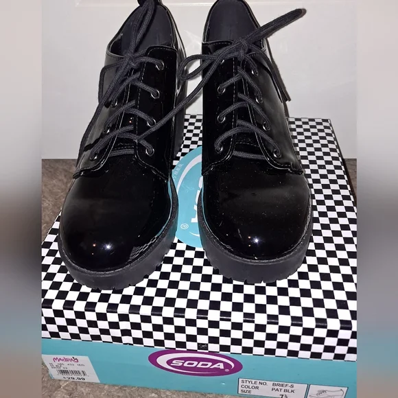 SODA Brief Lace Up Block Heel Womens Shoes Size 7.5 (used) - Picture 6 of 10